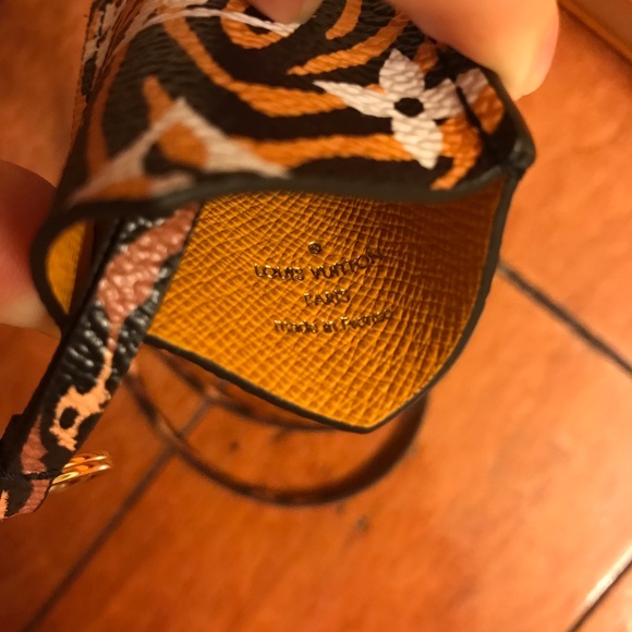 ❌SOLD❌ Louis Vuitton Jungle Cloche Clé Charm - Picture 6 of 7